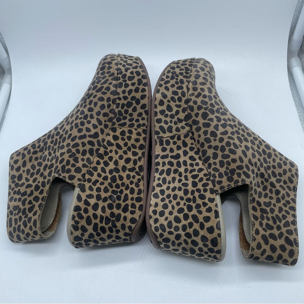 Chocolat Blu Tan and Black Wedge Shoes - Picture 5 of 11